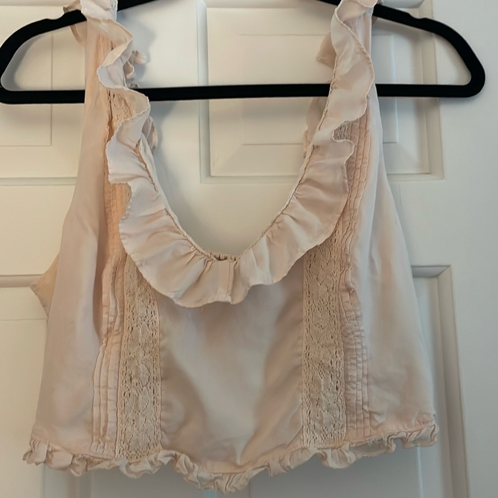 Adorable - Feminine Abercrombie Ruffle Light Pink Crop Top L